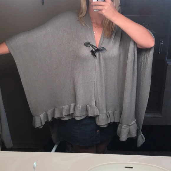 Comfy NEVER WORN Oversized Cardigan - Picture 3 of 4